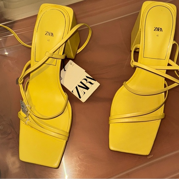 Zara NWT Lemon Strappy Square-Toe Heels - Picture 6 of 6
